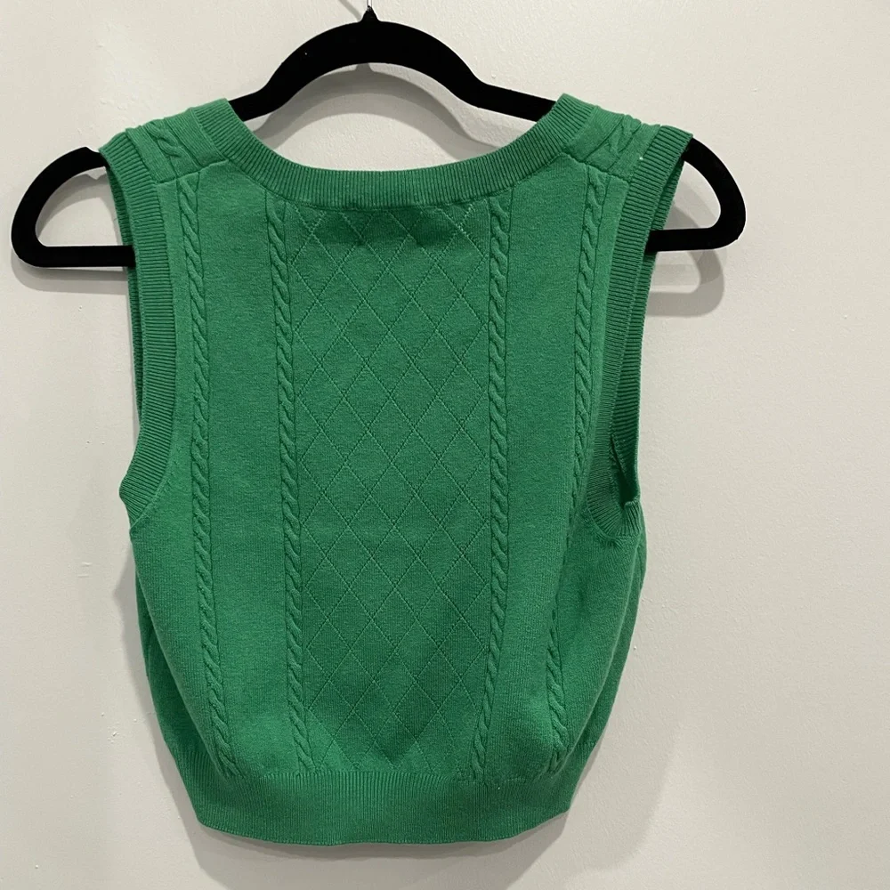Aritzia Sunday Best Sweatervest - Picture 2 of 2